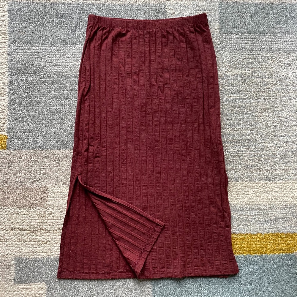 Amour Vert Burgundy Midi Skirt - Picture 2 of 6